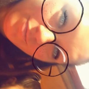 Meet your Posher, Leeann